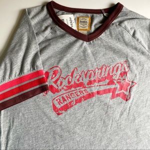 NWT Men’s Fossil Raglan V-neck Tee S